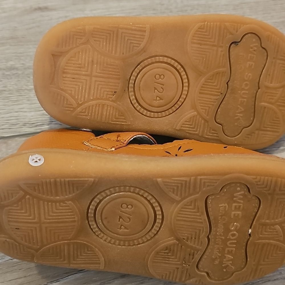 Brown Dress Shoes with Floral Cutouts and Adjustable Strap - Picture 3 of 4